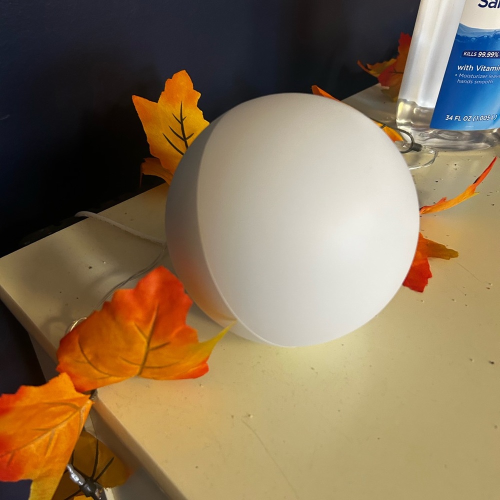 Hifree Smart Table Lamp - Picture 3 of 11